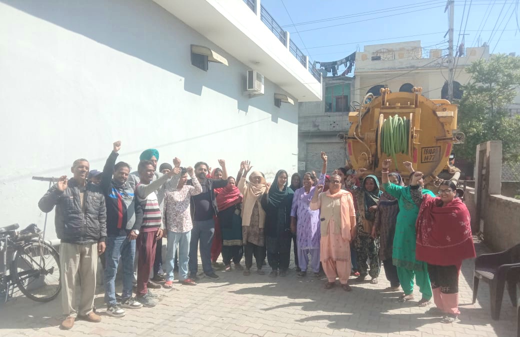 गंदे पानी की निकासी की समस्या के समाधान को लेकर नगर कौंसिल कार्यालय के समक्ष धरना रद्द